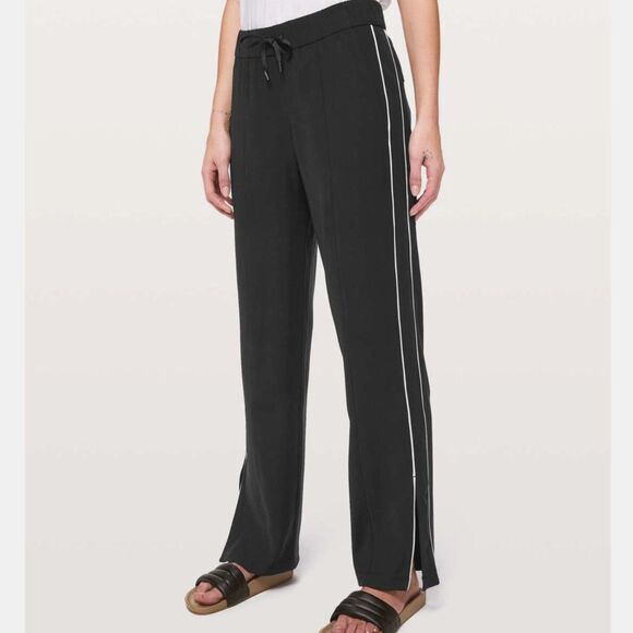 Lululemon On The Right Track Pants 4 Black Split Hem Mid Rise Relaxed Drapey - Picture 11 of 12